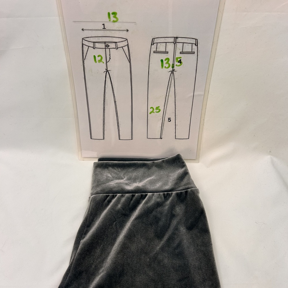 Matilda Jane Women's Solid Boho Grey Velvet Wide Ruffle Leg Pants M NWT - Picture 9 of 9